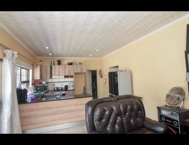 5 BEDROOM HOUSE FOR SALE IN KENSINGTON